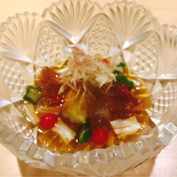 鮨　まつ本 - 焼きナス、ホタテ、マイクロトマト、オクラのジュレかけ