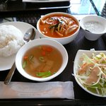 プリックタイ - レッドカレーランチ