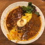 SPICY CURRY 魯珈 - 真上から撮影。