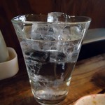 国民酒場あさひや じぃえんとるまん - 芋焼酎「さつま司」ダブルで380円也。