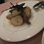 ゴッサム - イベリコ豚ソーセージと新ジャガイモのハーブソテー