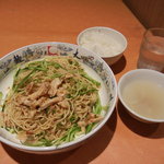 中国大明火鍋城 - 四川鶏肉冷麺大盛￥830