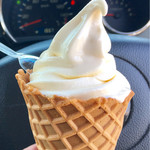 ラ・シェール・アンジュ - めちゃくちゃ美味しいソフトクリームですが、盛りがイマイチ…