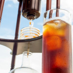 スカイバー カプリコン - ドリンク写真:カフェタイムでは、ぜひ超軟水の水出しコーヒーをお召し上がりください。口当たりがよく、まろやか。