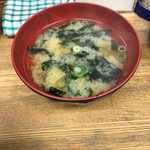 まるはのかつ丼 - みそ汁です。（2017.9 byジプシーくん）