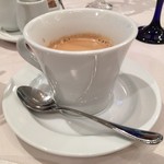 リストランテ カノビアーノ - 食後はコーヒーで、イタリアンテイストの濃いめでデザートに良く合います。