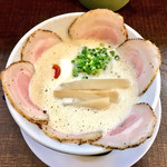 ラーメン家 みつ葉 - 豚CHIKIしおチャーシューメン