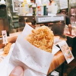 マルハチ - マグロフライ @100円
脂っこくなくて、良質な油でカラリと揚げられた厚めのマグロフライ！