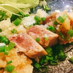 マルハチ - 購入したトロステーキはこんな感じで調理していただきました。表面を軽く炙るだけでバッチリ。マグロそのものがおいしいので、味付けも大根おろし+市販のポン酢でシンプルに。これでごちそう。