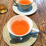 Kunitachi Tea House - 紅茶のカップソーサーの色が間違えて微妙に違います笑
