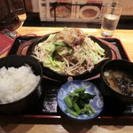 テング酒場 - 豚肉と野菜の鉄板焼きランチ500円