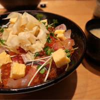 SUSHI TOKYO TEN、 新宿ニュウマン店 - バラちらし丼(1620円)