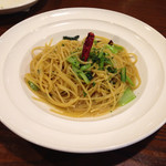 イタリア料理＆バール たんと - 小松菜とアンチョビパスタ