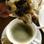 ポンレヴェック - クルミとラムレーズンのカンパーニュ303円