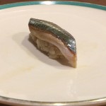 うを徳 - 根室 秋刀魚 酢締め（握り）