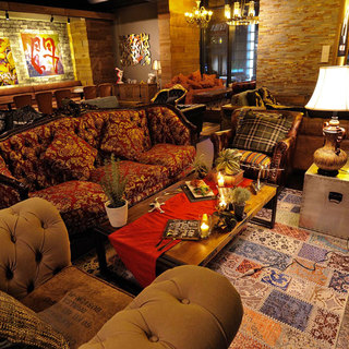 The fluffy sofa seating floor is perfect for a girls' night out or a luxurious party♪