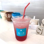 海小屋 シェイブアイス & カフェ - 甘すぎずさっぱりとしたベリーの味が楽しめます。