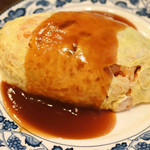 重亭 - ちびつぬは、オムライス　820円。
      薄焼きたまごに巻かれた昔ながらのオムライスです。
