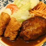 ハンバーグはふっくらジューシー、ポークカツもお肉がやわらか～
          付け合わせのナポリタンやポテサラも丁寧に作られていて
          この一皿でとってもお得なセットです。
          デミグラソースも美味しいね。