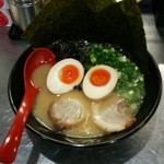 博多糟屋らーめん あかつき 本店 - 