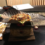 上村うなぎ屋 - 鰻の朴葉焼き
