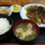 Yatsuchiyan - 焼きそば定食。