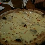 イタリアン・ビストロ・ヒライ - チーズピザ