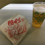 京セラドーム大阪 - やはりメンチにはビールっしょ♪