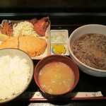 信濃路 - とんかつ定食