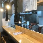 炭火焼肉ホルモン 横綱三四郎 - カウンター6席