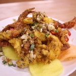 余家孔雀蛤大王 - ソフトシェルクラブのニンニクと唐辛子