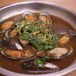 余家孔雀蛤大王 - ムール貝炒め