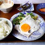 トロイカ - 朝の定食