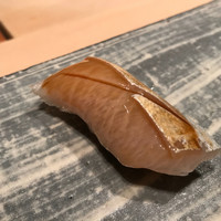 鮨 麻生 平尾山荘 - かんぱち 8日熟成