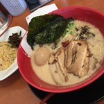 ラーメンまこと屋 - 全部のせ牛じゃんラーメン(1069円)＋黄金半チャーハン定食(259円)