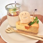 アンズトモモ - かぼちゃのチーズケーキ 480円(税込)
      マロンブランマンジェ 550円(税込)