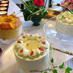 八鶴亭 - 桜シフォンは生クリーム無しもありました