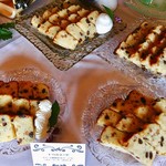 八鶴亭 - トーガネーゼ@バターをふんだんに使ったフルーツケーキ、生クリームをそえて