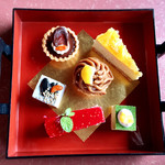 八鶴亭 - このお盆でいただきます