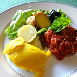 アロマテラス - メイン ・チキンのトマト煮込み・付け合わせの野菜・かぼちゃペースト