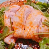 中華旬彩 森本 - 名物 よだれ鶏
                    しっとりジューシーで美味しい