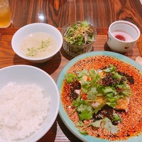 中華旬彩 森本 - よだれ鶏ランチ ¥1,050-
                      別に麻婆豆腐 ¥300-
