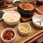 コリアンキッチン シジャン - まるごとトマトのチーズチゲ定食