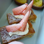 エキ・バー＆グリル - ストロベリールバーブのクランブル