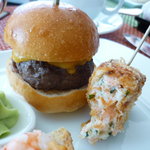 エキ・バー＆グリル - サーモンとほうれん草のリコッタチーズのコロッケ