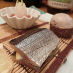 季節料理 なみき - 先付けの秋刀魚燻製