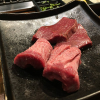 熟成ホルモン・山形牛 炭火焼肉 牛語 - タン・ハツ