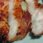 Asian Dining Chang - 豚肉の炭火焼（コームーヤーン）自家製ソース（チェンマイ風）がアローイ！