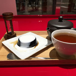 イッピン カフェ - コーヒーゼリー（ミルク投入後）2016/08/23