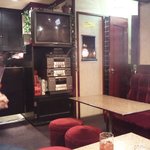 花 - 夜はスナック的な店内